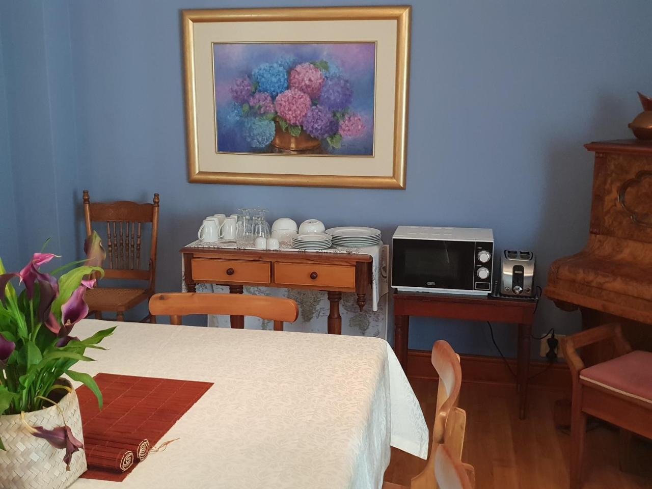 Smuts Ave. Guest Rooms Херманус Экстерьер фото